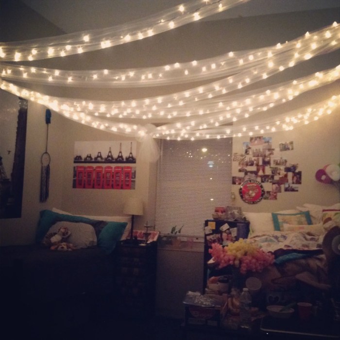 How to decorate dorm room with christmas lights