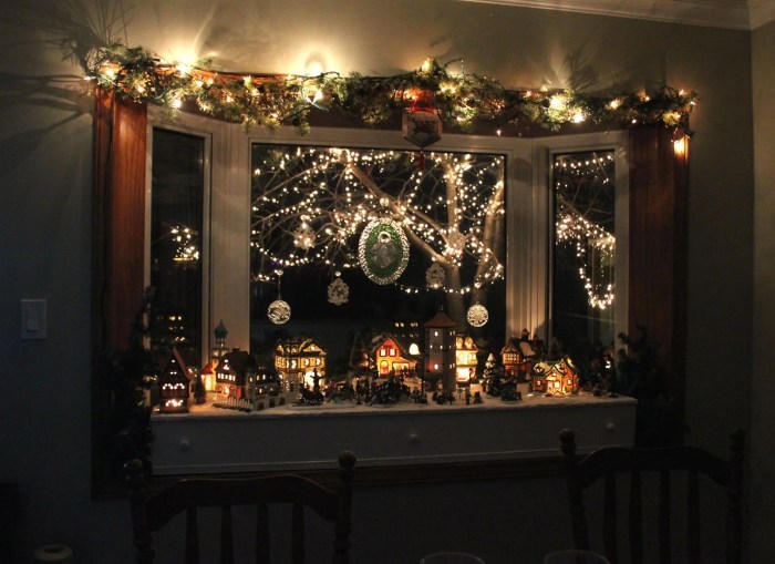 How to decorate your windows with holiday lights