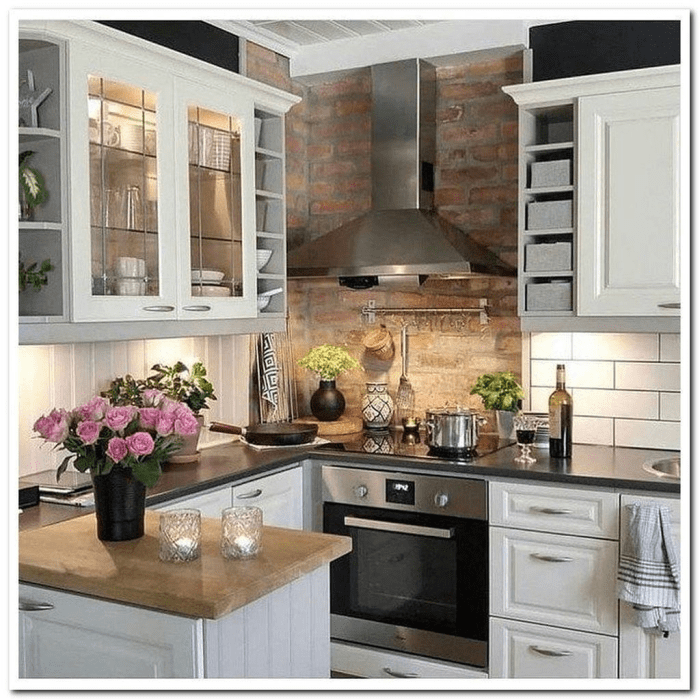 How to decorate small kitchen window