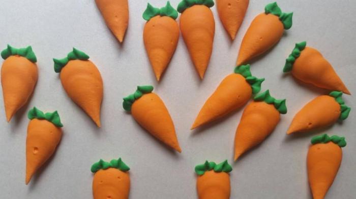 How to make a stuffed carrot decoration