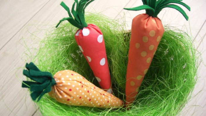 How to make a stuffed carrot decoration